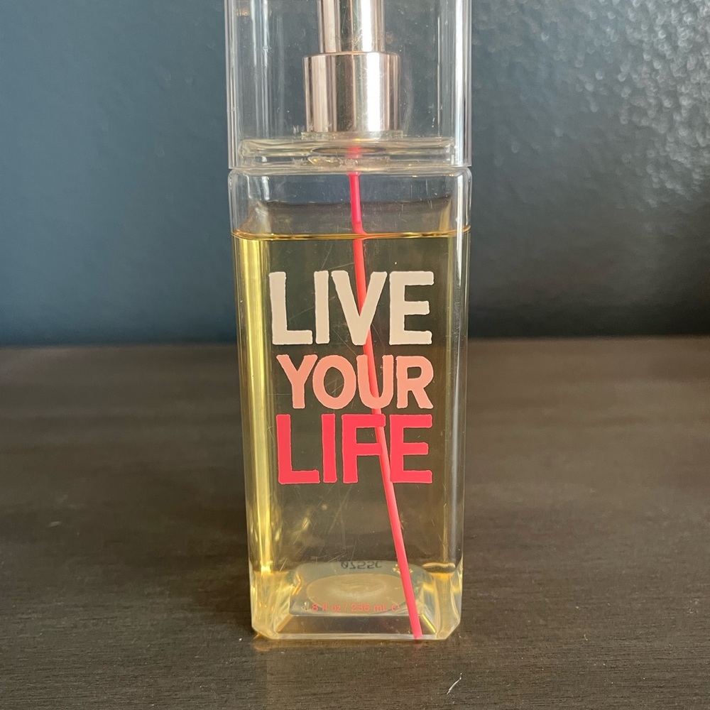 American Eagle Outfitters Live Your Life